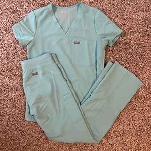 FIGS scrub set fresh aqua limited color